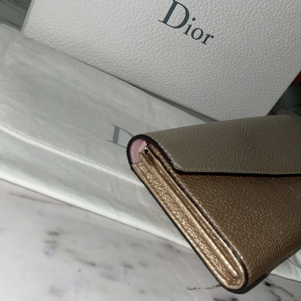 Preloved Christain Dior wallet on chain